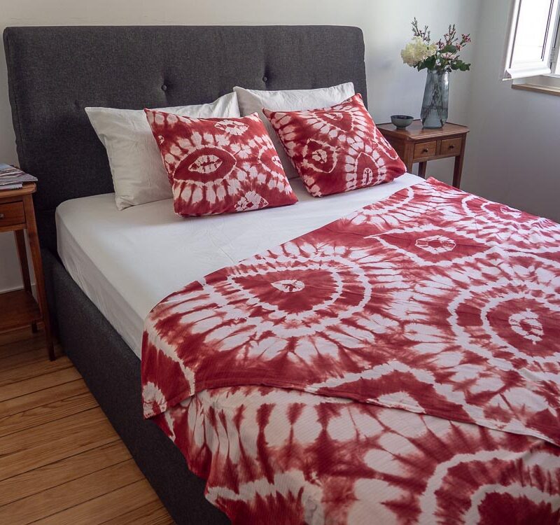 Parure de lit de motifs ouest africains emblématiques avec une housse de couette ou des draps et des coussin assortis