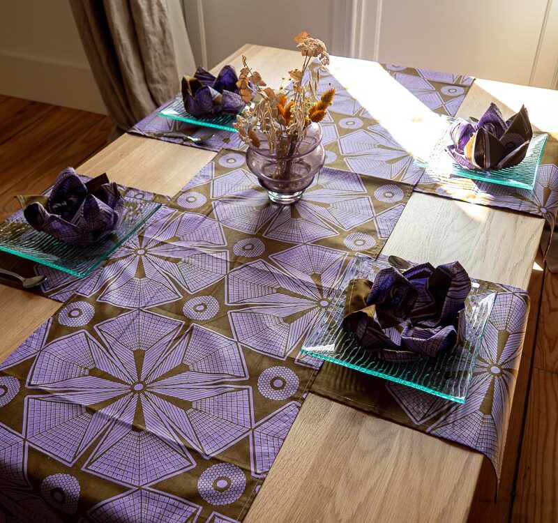 Set de table, serviette et chemin de table bogolan violet et noir