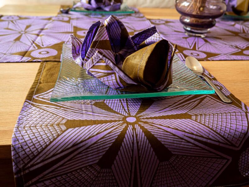 Set de table, serviette et chemin de table bogolan violet et noir