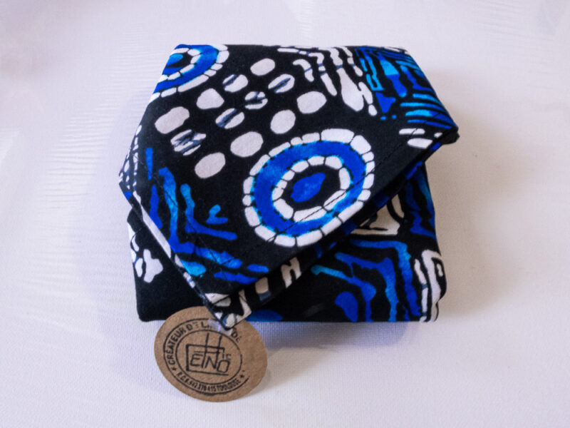 Serviette motifs bogolan bleus clairs et blancs d'Afrique de l'ouest