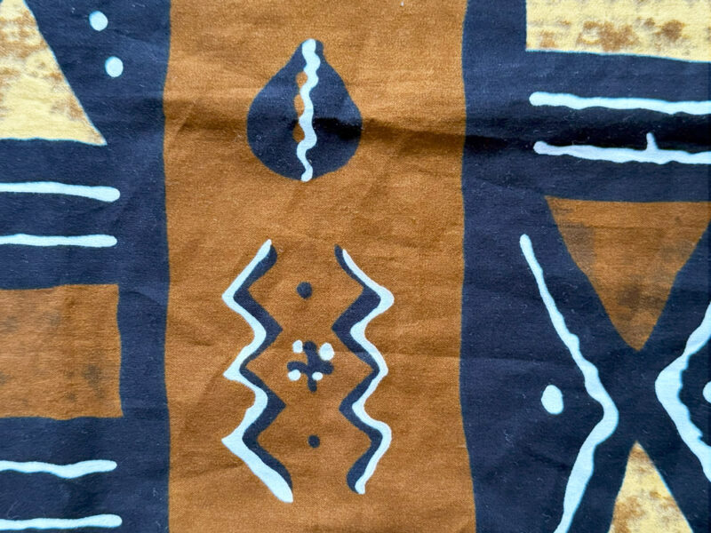 Parure Nappe Déperlante Automne Bogolan et serviettes assorties – Image 3