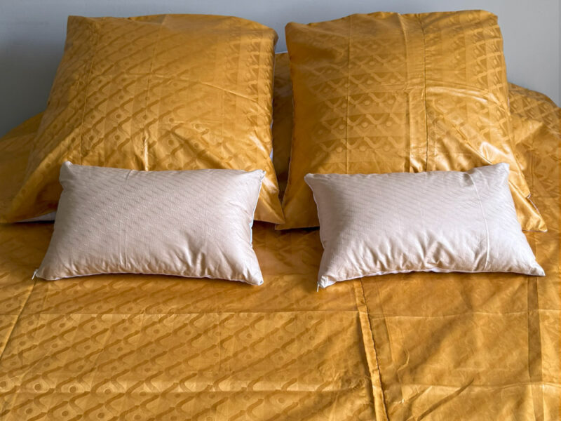 Parure Bazin riche 3 pièces Housse de couette Unie Bicolore Miel doré et Blanc – Image 3