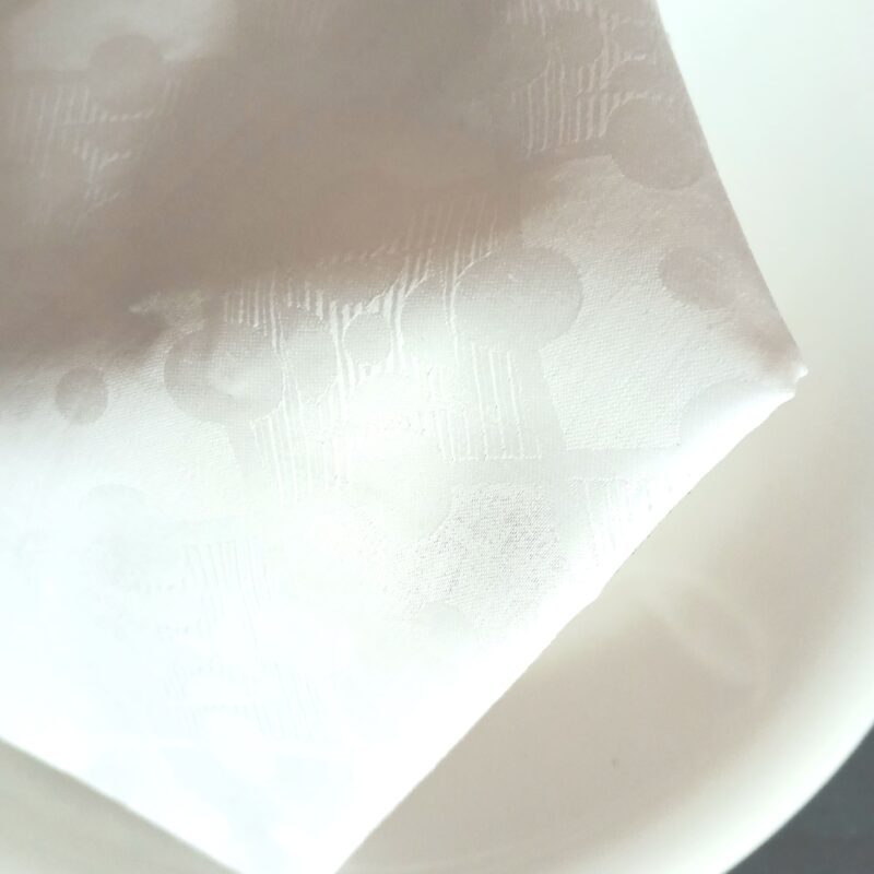 Serviette blanche bazin riche pure élégance pavage puzzle