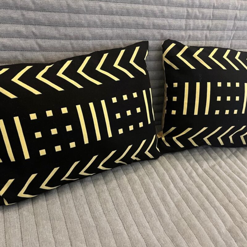 Coussins bogolan noir graphismes beige