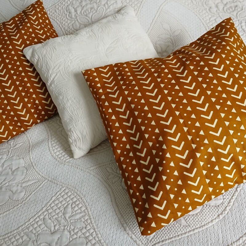 Coussins wax bogolan ocre jaune en déco