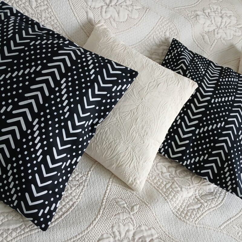 housses de coussin en wax bogolan noir et blanc