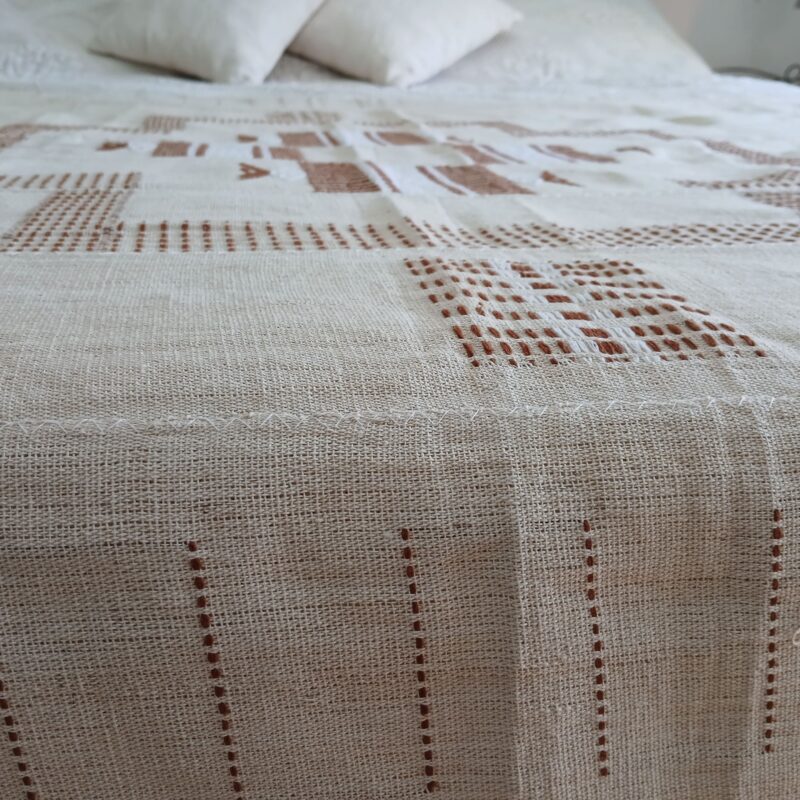 Plaid artisanal écru tissé main Terre d'Ivoire